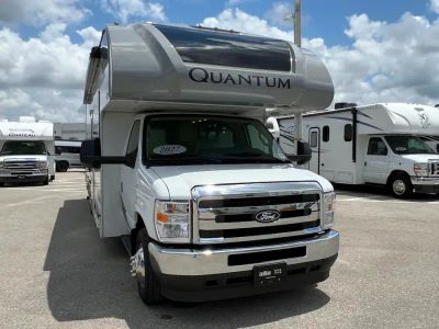 2027 Thor Motor Coach QUANTUM — front three-quarter view