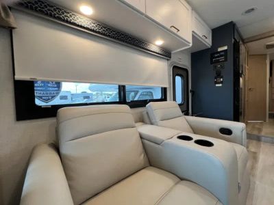 2027 Thor Motor Coach QUANTUM — photo 13 view