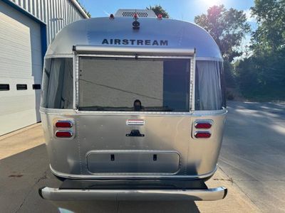 2023 Airstream International - Photo 3