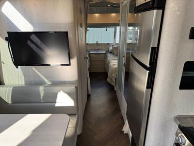 2023 Airstream International - Photo 11