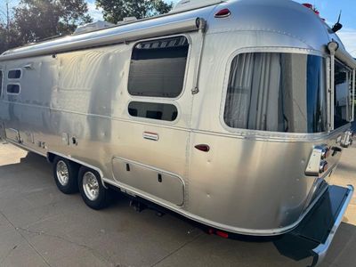 2023 Airstream International - Photo 4