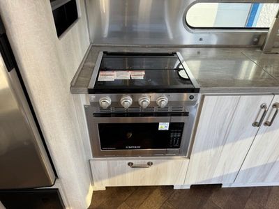 2023 Airstream International - Photo 13