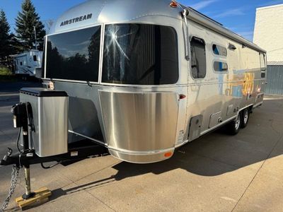 2023 Airstream International - Photo 2