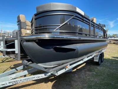 2026 Starcraft Marine SLS Series 3 R — front three-quarter view