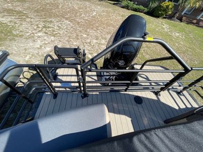 2026 Starcraft Marine SLS Series 3 R — photo 10 view