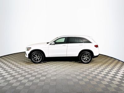 2022 Mercedes-Benz GLC - Photo 3