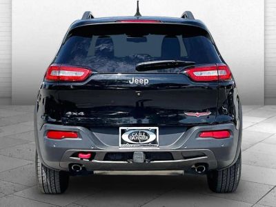 2018 Jeep Cherokee — rear three-quarter view