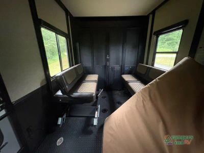 2017 Heartland Road Warrior — photo 25 view