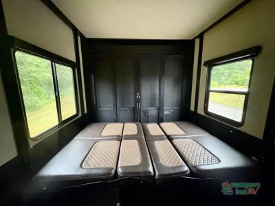 2017 Heartland Road Warrior — photo 34 view
