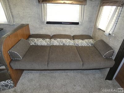 2017 Coachmen Freedom Express - Photo 11