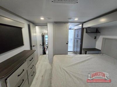2026 Montana High Country 295RL - Photo 34