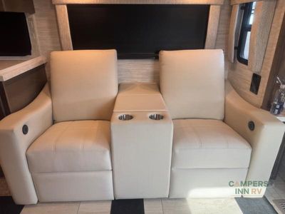 2025 Newmar Super Star — photo 44 view