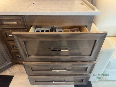 2025 Newmar Super Star — photo 50 view