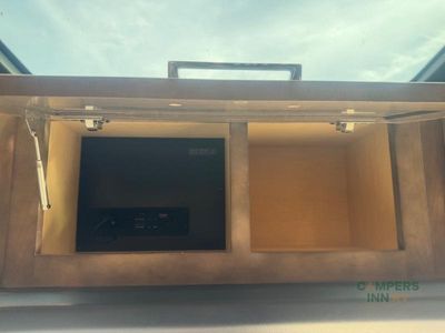 2025 Newmar Super Star — photo 41 view