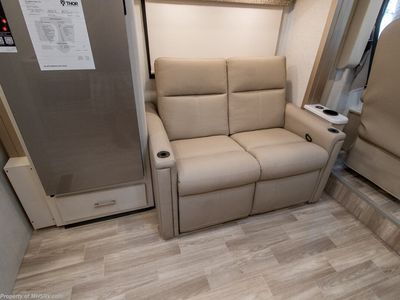 2026 Thor Motor Coach Vegas - Photo 10