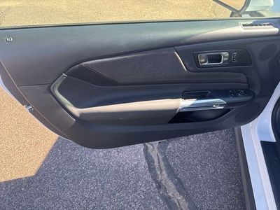 2026 Ford Mustang - Photo 16