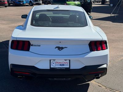 2026 Ford Mustang - Photo 4