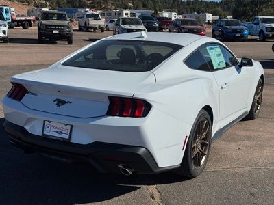 2026 Ford Mustang - Photo 3