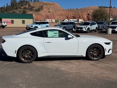 2026 Ford Mustang - Photo 2