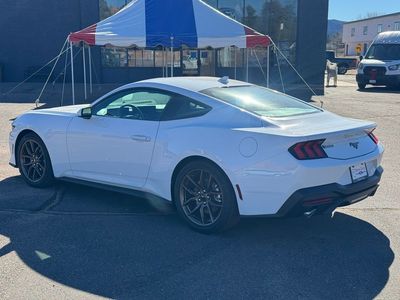 2026 Ford Mustang - Photo 5