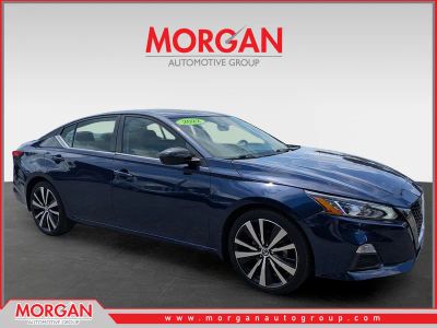 2022 Nissan Altima 2.5 SR in Deep Blue Pearl — front three-quarter view