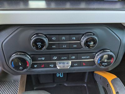 2022 Ford Bronco - Photo 25
