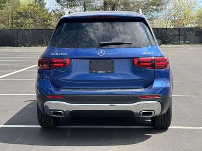 2026 Mercedes-Benz GLB — photo 9 view
