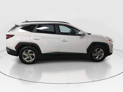 2024 Hyundai Tucson — photo 8 view