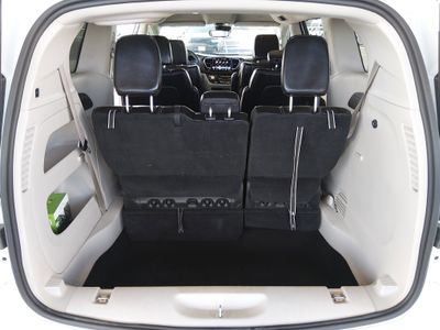 2023 Chrysler Pacifica — photo 11 view