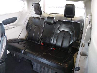 2023 Chrysler Pacifica — photo 19 view
