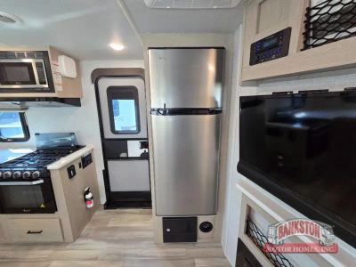 2021 Flagstaff Micro Lite 25FKS — photo 16 view