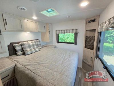 2021 Flagstaff Micro Lite 25FKS — photo 26 view