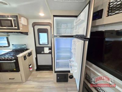 2021 Flagstaff Micro Lite 25FKS — photo 17 view