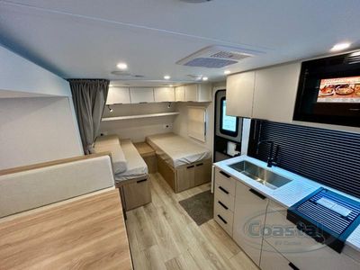2026 Winnebago Micro Minnie - Photo 2