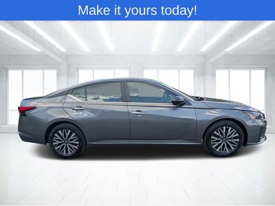 2025 Nissan Altima - Photo 2