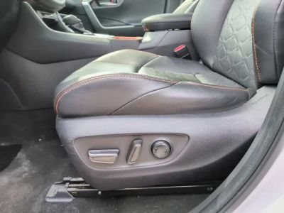 2024 Toyota RAV4 - Photo 15