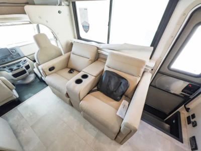 2027 Thor Motor Coach CHATEAU — photo 10 view