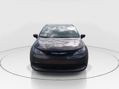 2023 Chrysler Voyager - Photo 2