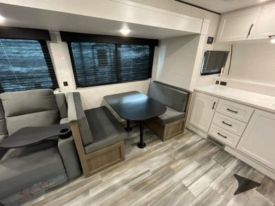 2025 Jayco Jay Flight SLX - Photo 9