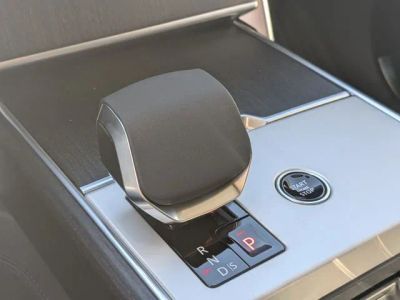 2026 Land Rover Range Rover — photo 25 view