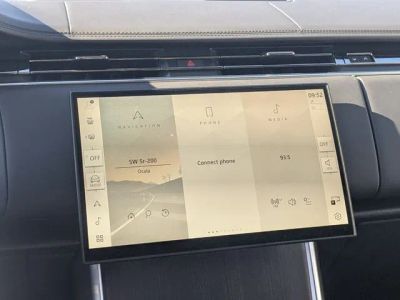 2026 Land Rover Range Rover — photo 17 view