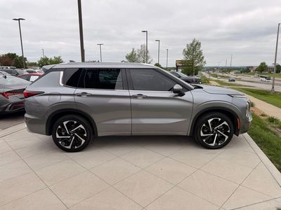 2022 Mitsubishi Outlander - Photo 11