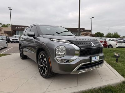 2022 Mitsubishi Outlander - Photo 12