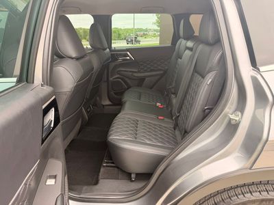 2022 Mitsubishi Outlander - Photo 5