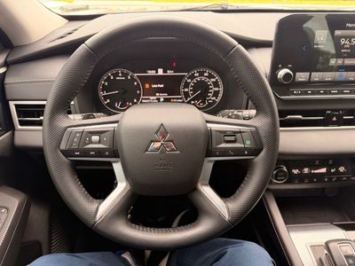 2022 Mitsubishi Outlander - Photo 17