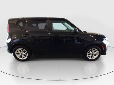 2024 Kia Soul — photo 8 view