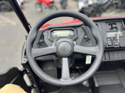 2025 Honda Pioneer 1000 - Photo 11