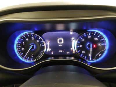2024 Chrysler Pacifica — photo 14 view