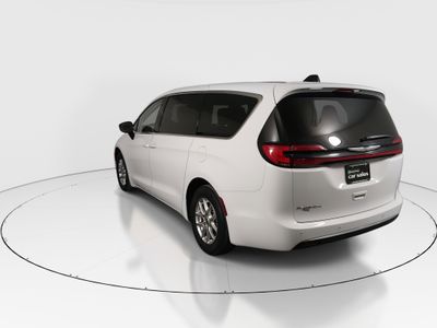 2024 Chrysler Pacifica — detail view