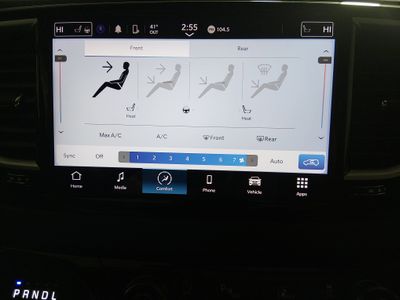 2024 Chrysler Pacifica — photo 18 view